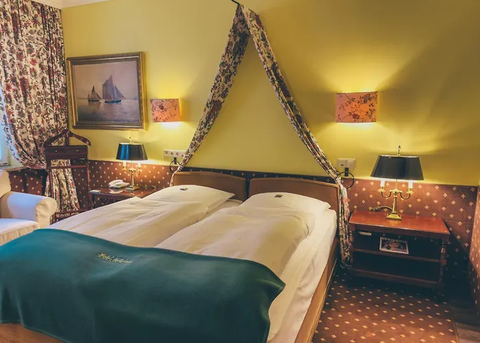 Mittelweg Hotel 3*