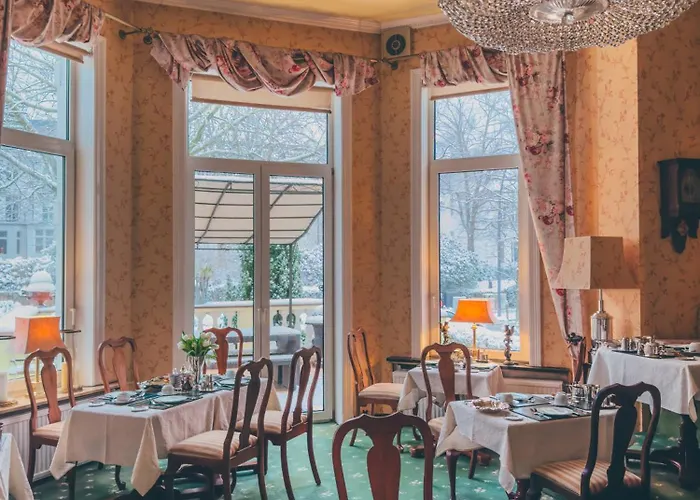 Mittelweg Hotel 3*