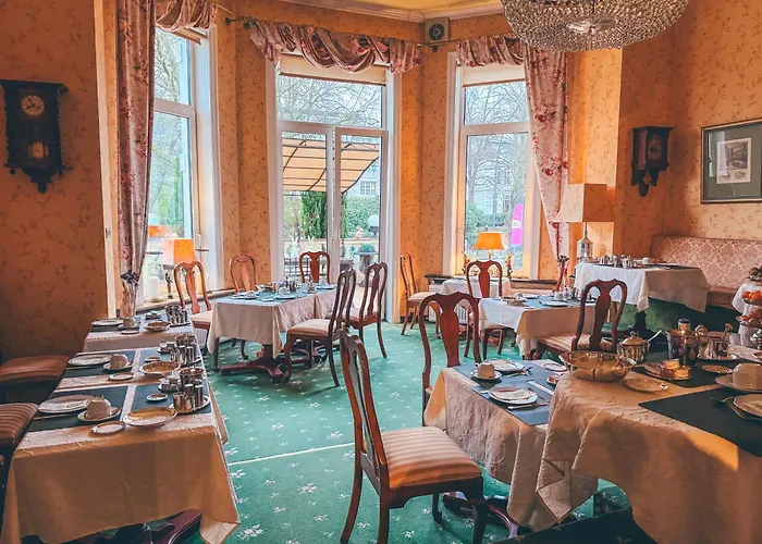 Mittelweg Hotel 3*